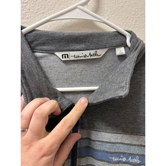 Travis Mathew Quarter Zip Sweater Men's Size Large Gray Blue Golf Performance - Picture 3 of 3